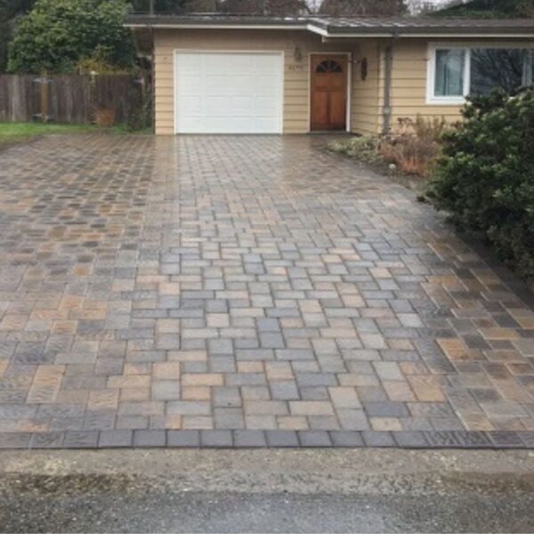 driveway-interlocking-in-hamilton-2-600x600