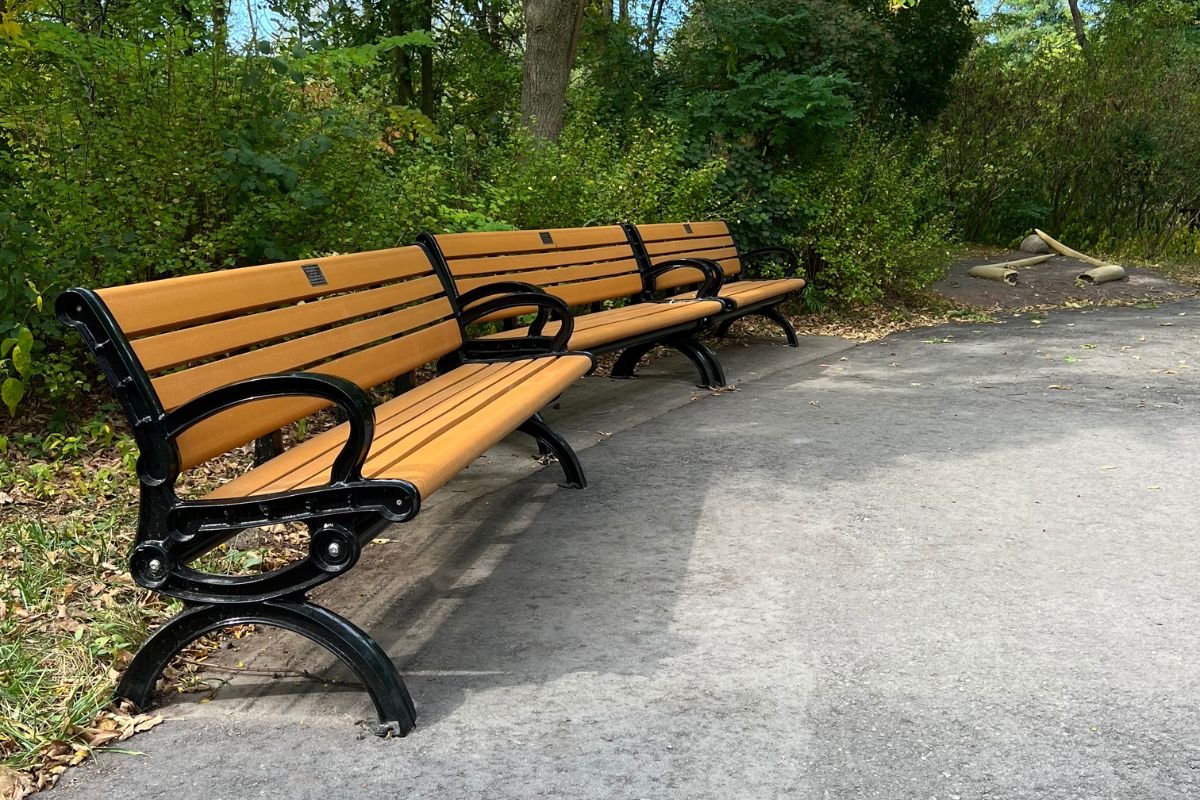 Commercial-Benches-Traditional-Park-Bench-CAB-820-2