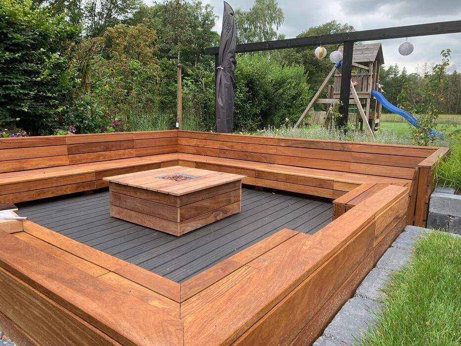 wooden-seating-made-to-measure